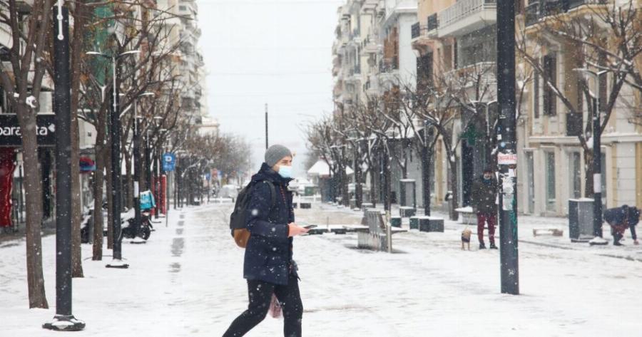 Καιρός – Προ των πυλών ψυχρός ορυμαγδός: Χιονοκαταιγίδα ρίχνει τη θερμοκρασία από 20 σε μηδέν