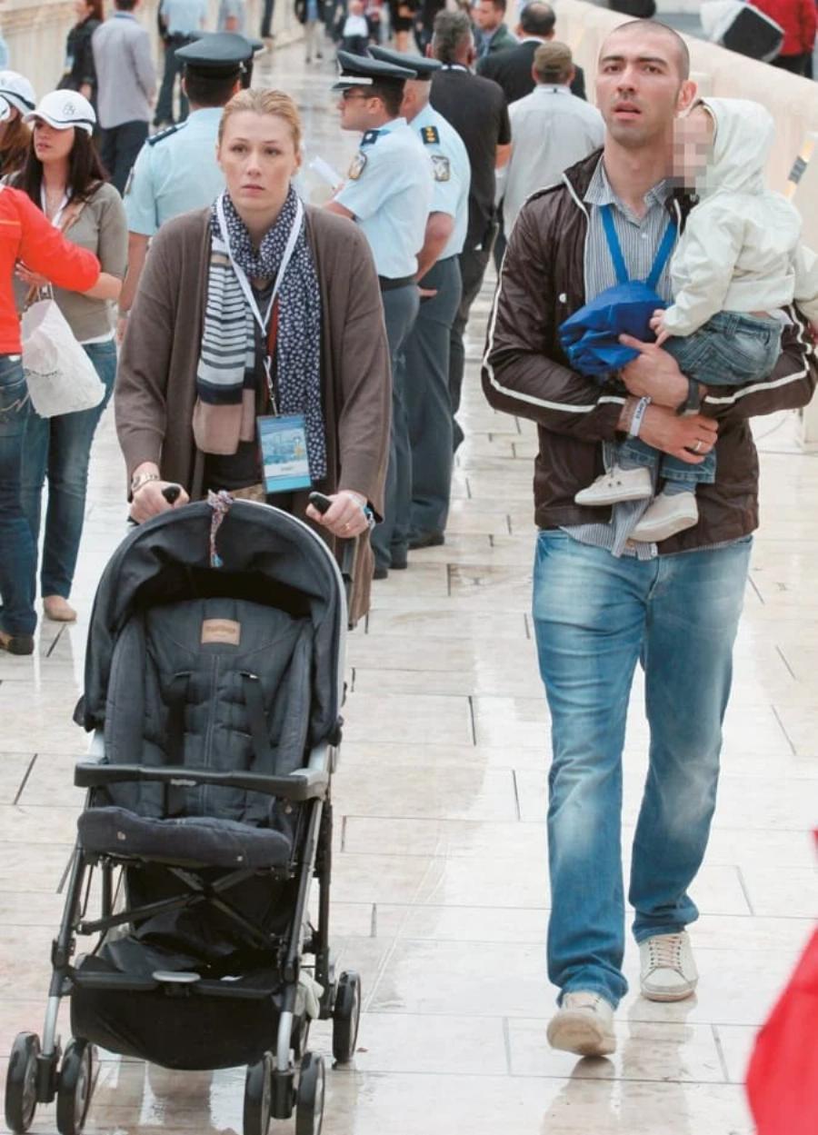 Το δράμα του μικρού Φίλιππου: Έχασε τους γονείς του, Αλέξανδρο Νικολαΐδη και Ρούξι Ντουμιτρέσκου, μέσα σε 1,5 χρόνο