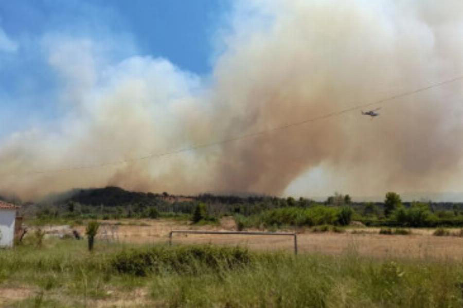 Νέα φωτιά τώρα – Συναγερμός στην Πυροσβεστική – Οι φλόγες καίνε πάνω από οικισμό