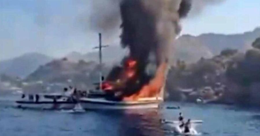 Bυθίστηκε σκάφος με τουρίστες που έπιασε φωτιά – Αγωνία για τους 110 επιβαίνοντες