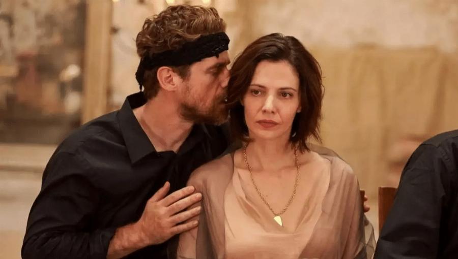 Δεν είναι μόνο η Μαριλίτα Λαμπροπούλου κι ο Δημήτρης Λάλος: 5 έpωτες που γεννήθηκαν στα γυρίσματα σειράς