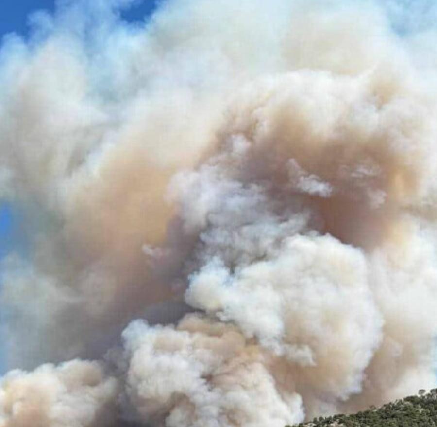 ΕΚΤΑΚΤΟ – Μεγάλη φωτιά Τώρα διπλά από σπίτια – Συναγερμός στην Πυροσβεστική – Ήχησε το 112