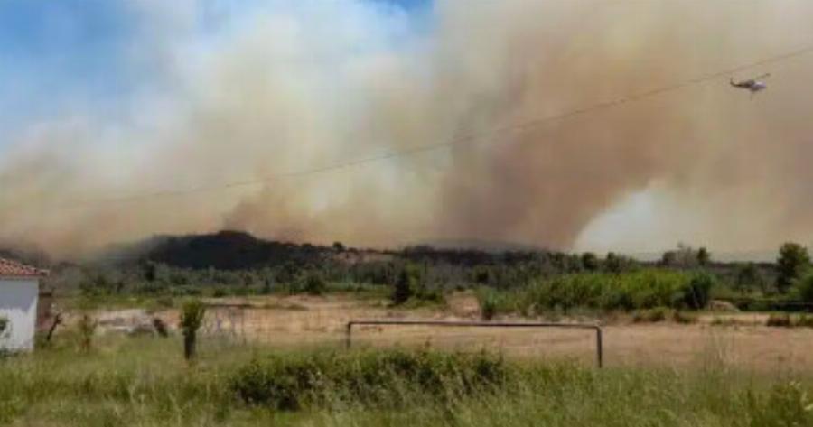 Νέα φωτιά τώρα – Συναγερμός στην Πυροσβεστική – Οι φλόγες καίνε πάνω από οικισμό