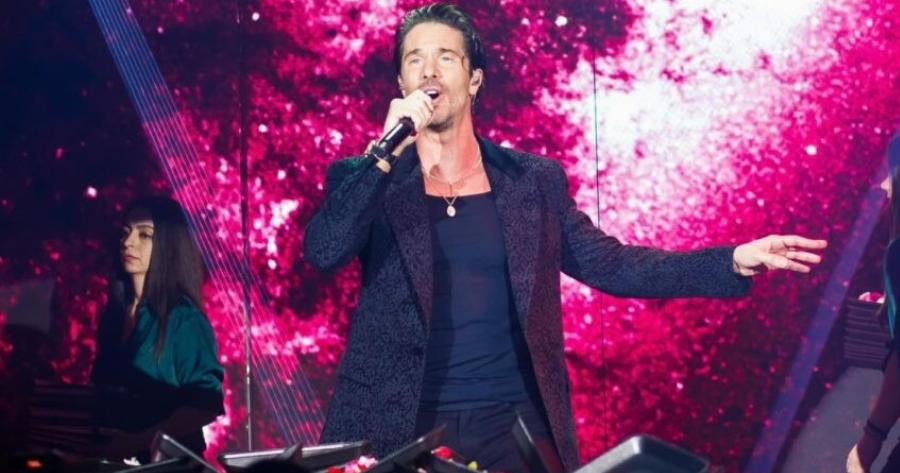 Ρεβεγιόν Χριστουγέννων και Πρωτοχρονιάς στα μπουζούκια: Τα φθηνότερα και τα ακριβότερα σχήματα στις πίστες της Αθήνας