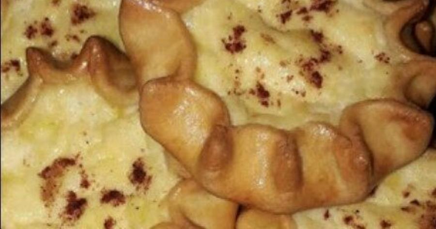 Τα αυθεντικά Κρητικά λυχναράκια με μυζήθρα – Το γλυκό που λιώνει στο στόμα