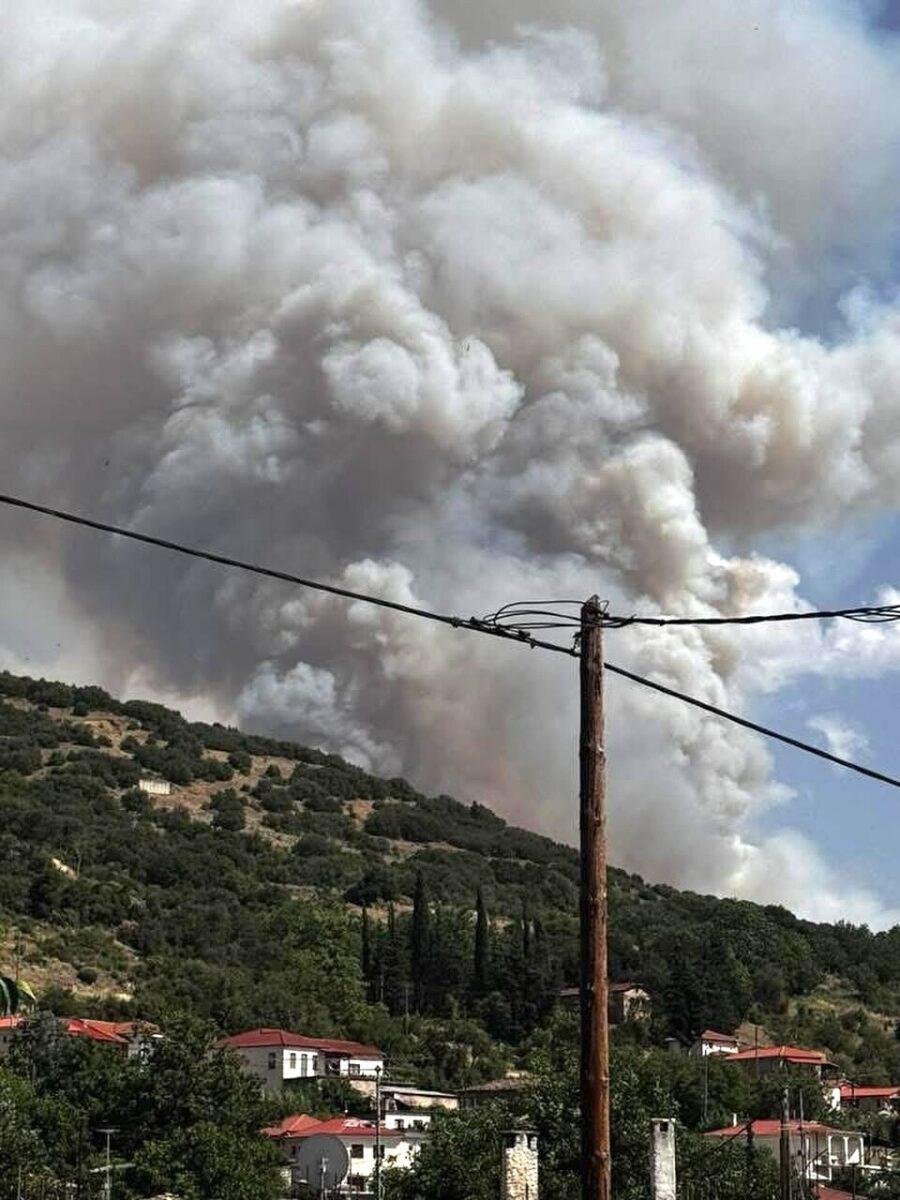Φωτιά τώρα: Ήχησε το 112 για εκκένωση – Επιχειρούν εναέρια μέσα