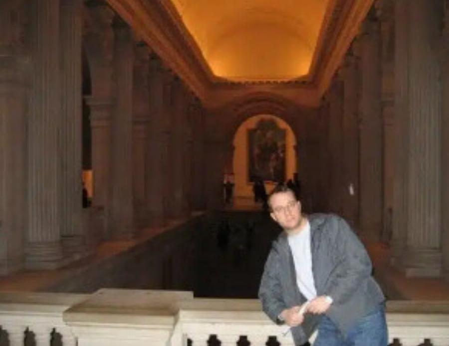 Έτσι είναι σήμερα ο μαθητής που έκραζε τις Πανελλήνιες 1997. Τι δουλειά κάνει