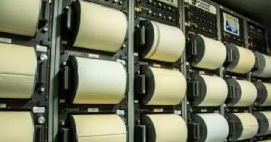 Νέος διπλός σεισμός πριν λίγο