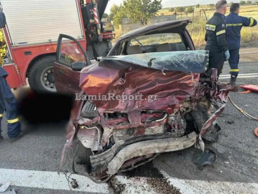 Τροχαίο δυστύχημα νεκρούς – Συναγερμός στα ασθενοφόρα του ΕΚΑΒ (ΕΙΚΟΝΕΣ ΣΟΚ)