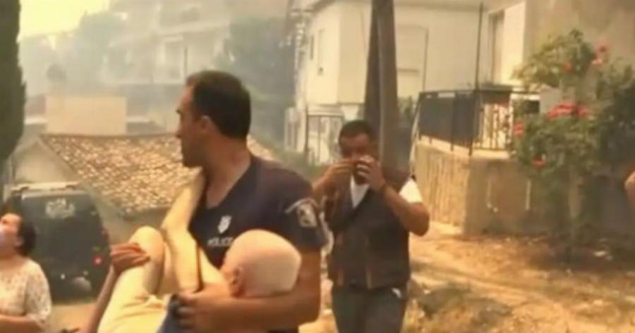 Φωτιά στην Πάτρα: Αστυνομικός σώζει ηλικιωμένο από τις φλόγες – Συγκλονιστικό βίντεο