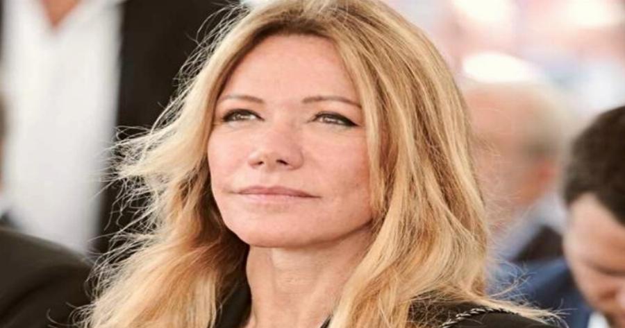 Η νέα εμφάνιση της Μαριάννας Λάτση με μίνι φόρεμα – Αντί για 71 μοιάζει με 31 χρονών