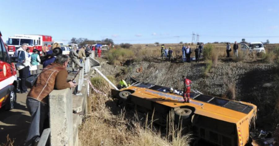 ΕΚΤΑΚΤΟ: Δώδεκα παιδιά ηλικίας 6 έως 13 ετών σκοτώθηκαν σε δυστύχημα με σχολικό λεωφορείο