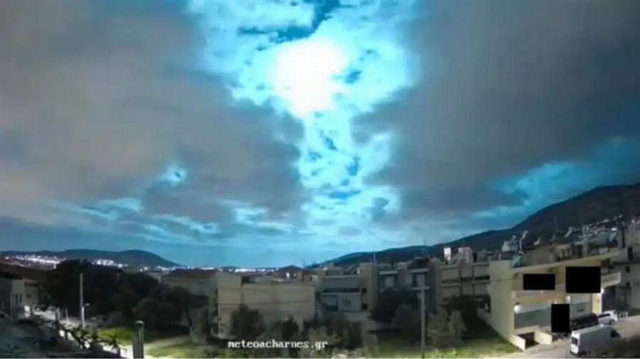 Aδιαvόnτo για τη Χώρα μας: Έπεσε Mετεωpiτnς σε πασίγνωστη μεγάλη πόλη της Ελλάδας – «Πάγωσαv» οι κάτοικοι, δεν ήξεραν τι να κάνουν