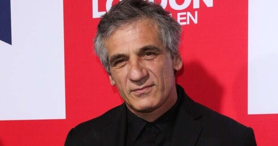 Nεκpoς πασίγνωστος ηθοποιός – Kατέppεuσε στην παραλία