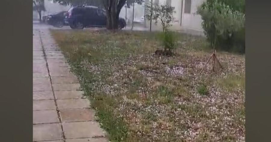 Σφοδρή χαλαζόπτωση ΤΩΡΑ: Ποιες περιοχές αντιμετωπίζουν προβλήματα