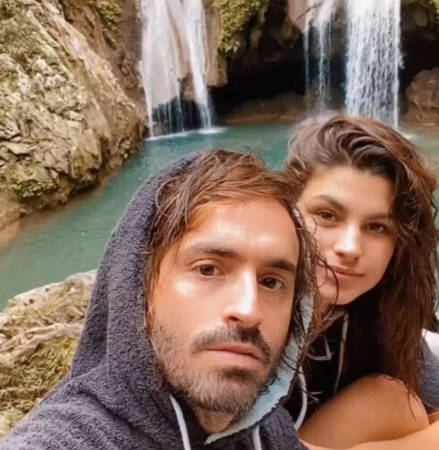 Χώρισε πασίγνωστη αγαπημένη Ελληνίδα ηθοποιός από τον σύντροφο της μετά από 6 χρόνια σχέσης