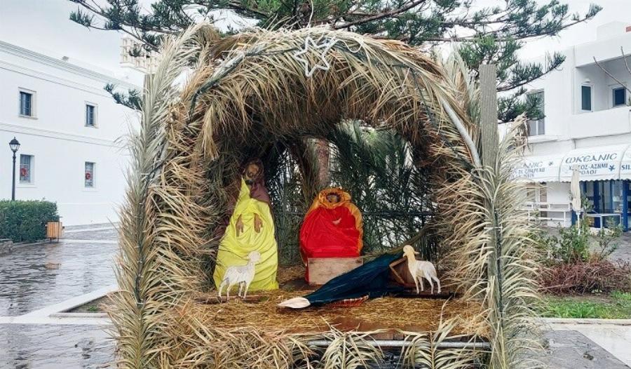 Απίστευτο: Έκλεψαν το Θείο βρέφος από τη φάτνη της πλατείας