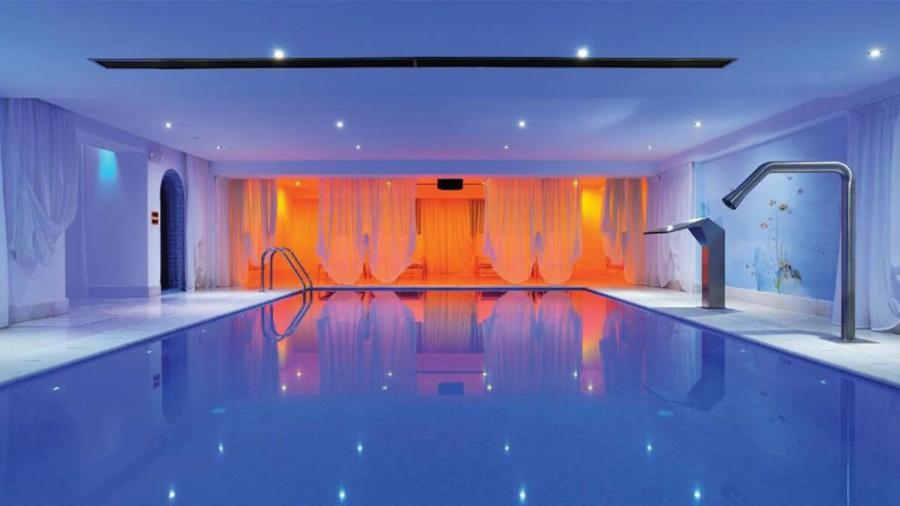 Σας προτείνουμε αυτό το 5στερο ξενοδοχείο στα Ιωάννινα που μπορείς να μείνεις με λιγότερα από 70€ το άτομο τη μέρα