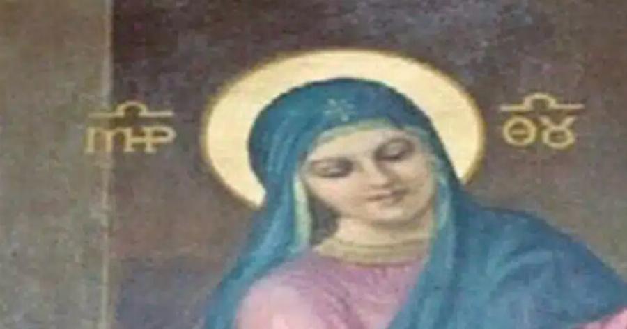 Δέος: Αυτή είναι η σπανιότερη εικόνα της Παναγίας – Κανακεύει τον μικρό Ιησού και γνέθει για να Του πλέξει ρουχαλάκια