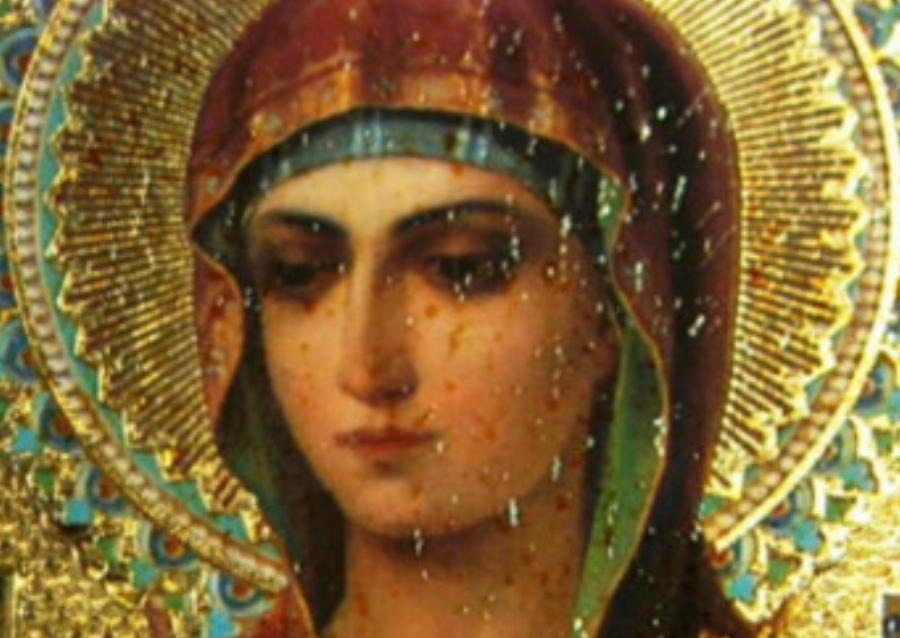 Δέος: Αυτή είναι η σπανιότερη εικόνα της Παναγίας – Κανακεύει τον μικρό Ιησού και γνέθει για να Του πλέξει ρουχαλάκια