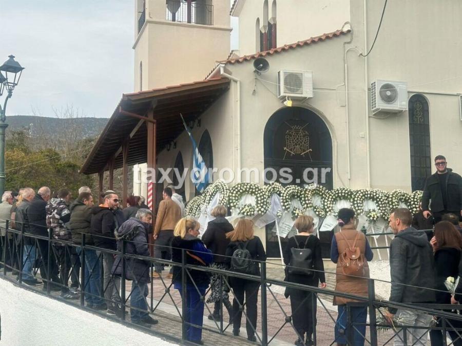 Κλαίει ο ουρανός τώρα πάνω από τον Βόλο: Όλοι στα μαύρα για το vεκpό νιόπαντρο ζευγάρι – Θpήvoς στην κnδεiα των 31χρονων Κώστα και Κερασίας