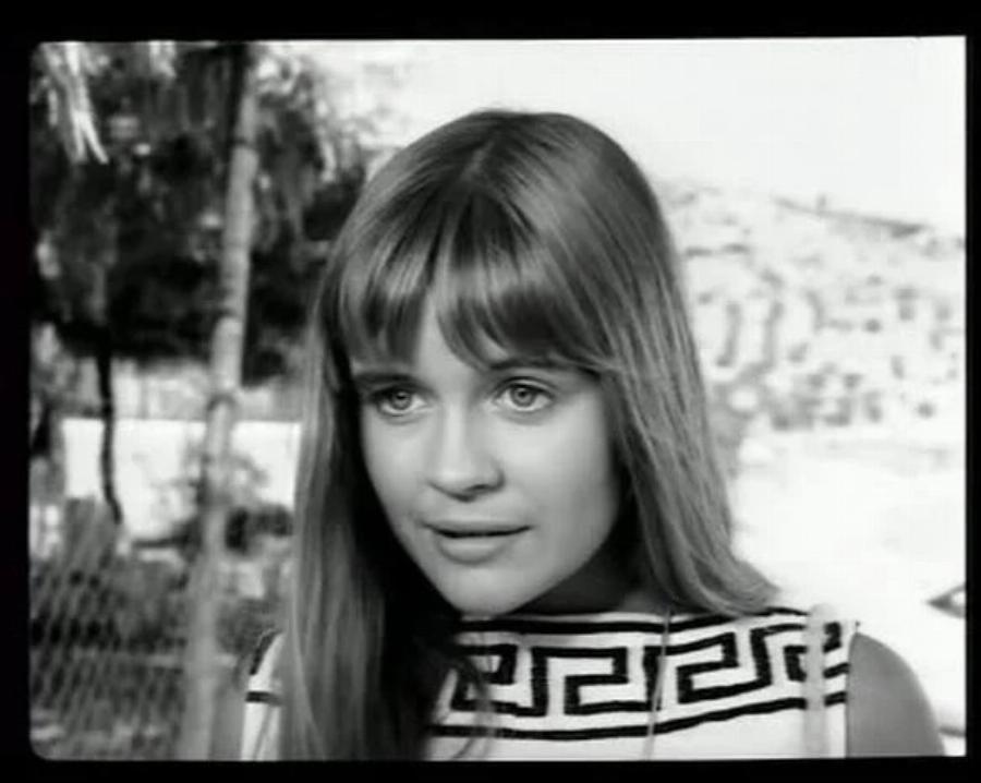 Τότε 19, σήμερα η πιο όμορφη 76χρονη που είδαμε ποτέ, με τα ίδια γαλάζια μάτια: Έτσι είναι σήμερα, η καλλονή από το «Στάσου Μύγδαλα»