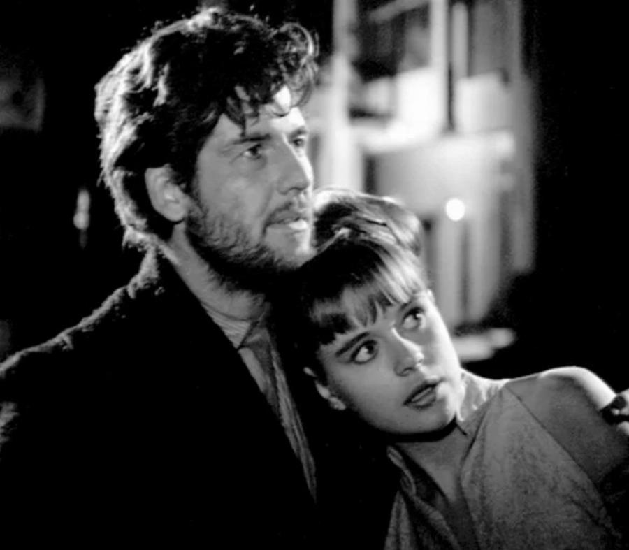 Τότε 19, σήμερα η πιο όμορφη 76χρονη που είδαμε ποτέ, με τα ίδια γαλάζια μάτια: Έτσι είναι σήμερα, η καλλονή από το «Στάσου Μύγδαλα»