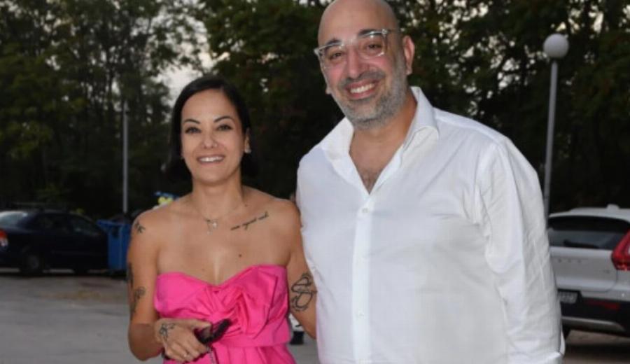 Xώρισε πασίγνωστη Ελληνίδα ηθοποιός μετά από 7 χρόνια γάμου και ένα παιδί