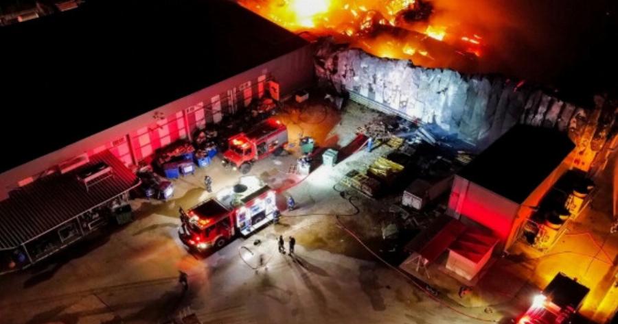 Έκτακτο: Από πρόθεση λέει η Πυροσβεστική η φωτιά στο εργοστάσιο με τα γεύματα που προκάλεσαν δηλητηρίαση στη Λαμία