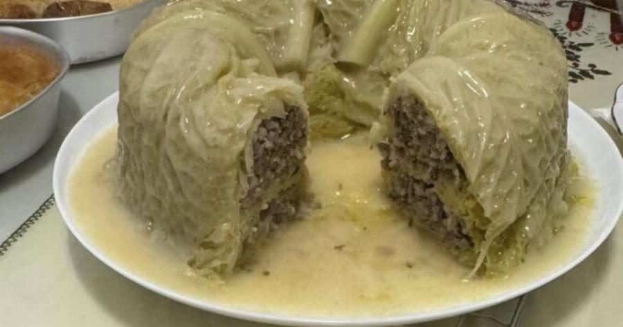 Ο πιο εύκολος λαχανοντολμάς που έχεις δοκιμάσει – Μπαίνει σε φόρμα κέικ