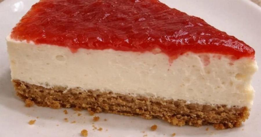 Το πιο εύκολο cheesecake ψυγείου που πετυχαίνει πάντα