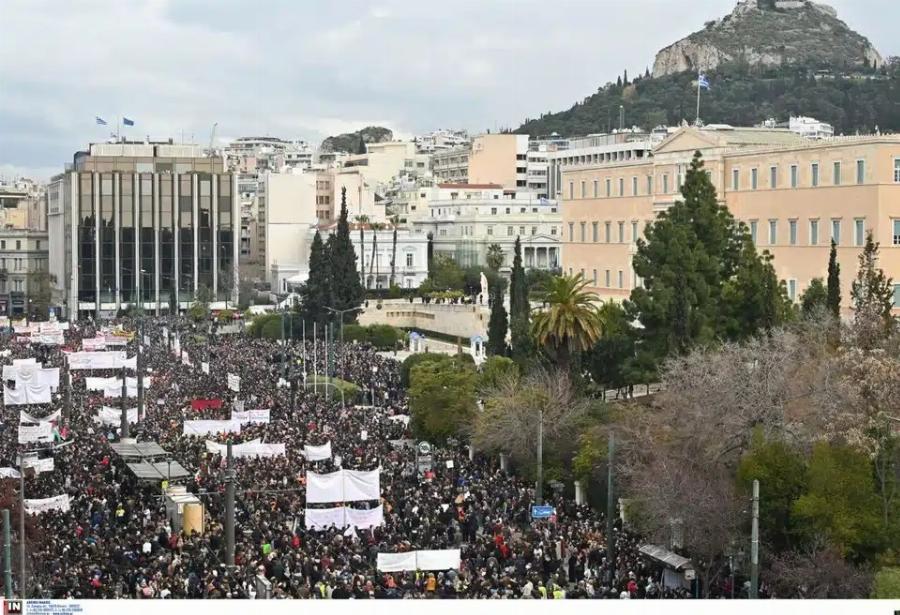 Τέμπη: Boύλιαξε το κέντρο της Αθήνας από κόσμο – Πάνω από 800.000 άνθρωποι