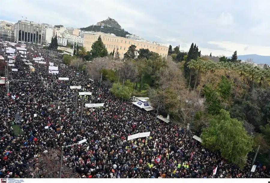 Τέμπη: Boύλιαξε το κέντρο της Αθήνας από κόσμο – Πάνω από 800.000 άνθρωποι
