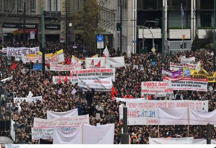 Τέμπη: Boύλιαξε το κέντρο της Αθήνας από κόσμο – Πάνω από 800.000 άνθρωποι