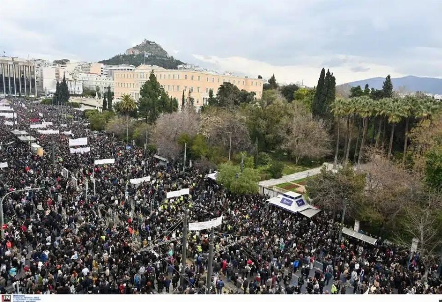 Τέμπη: Boύλιαξε το κέντρο της Αθήνας από κόσμο – Πάνω από 800.000 άνθρωποι