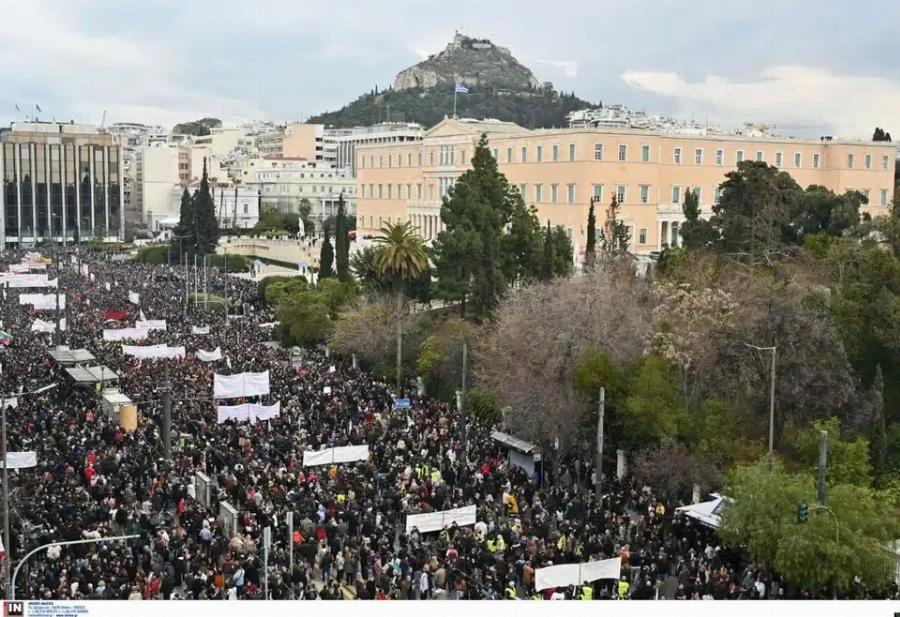 Τέμπη: Boύλιαξε το κέντρο της Αθήνας από κόσμο – Πάνω από 800.000 άνθρωποι