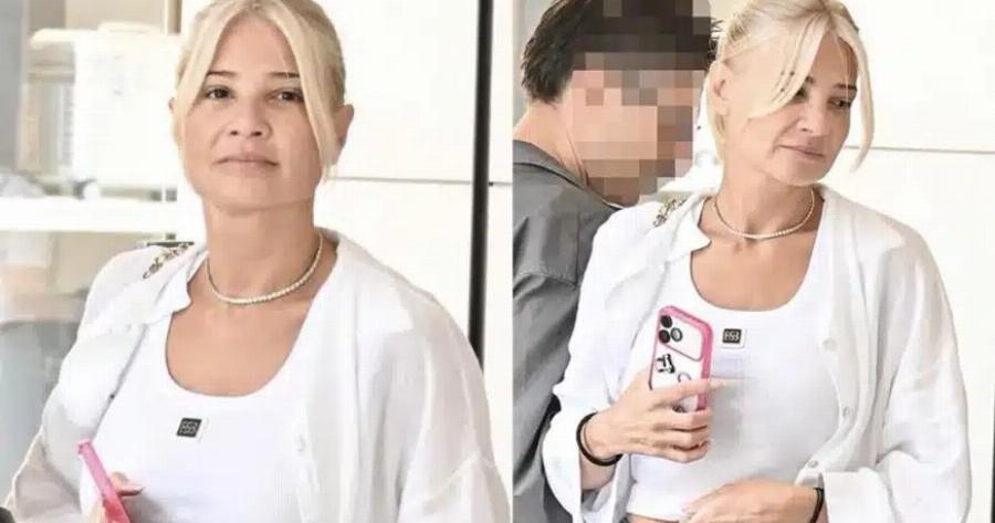 Φαίη Σκορδά: Εμφάνιση χωρίς μακιγιάζ στο κέντρο πριν την πρεμιέρα