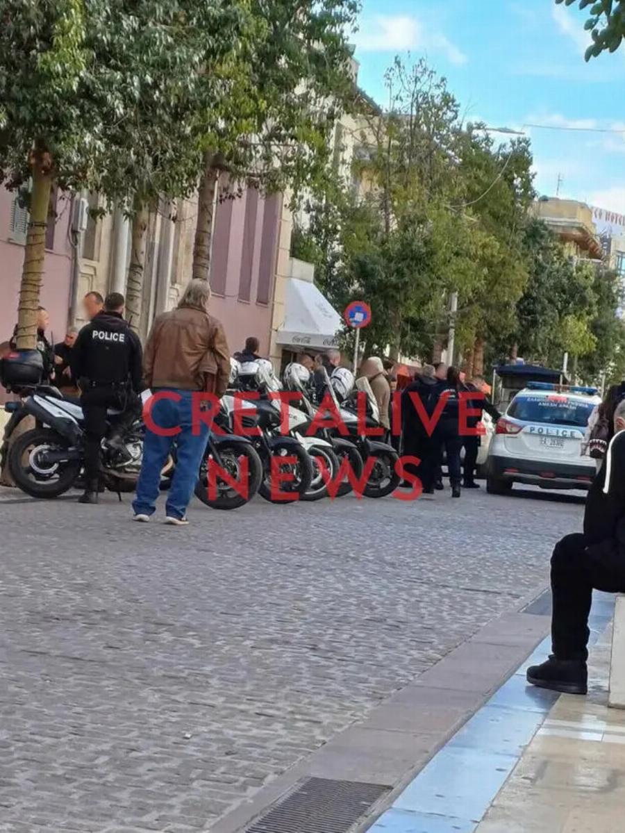 ΣΥΜΒΑΙΝΕΙ ΤΩΡΑ: Σε σuvαγεpμό η μεγάλη πασίγνωστη πόλη της Ελλάδας – Κλείνουν δρόμοι, εκκεvώvovται Δικαστήρια, παvικός και κατάσταση έκτακτnς ανάγκnς