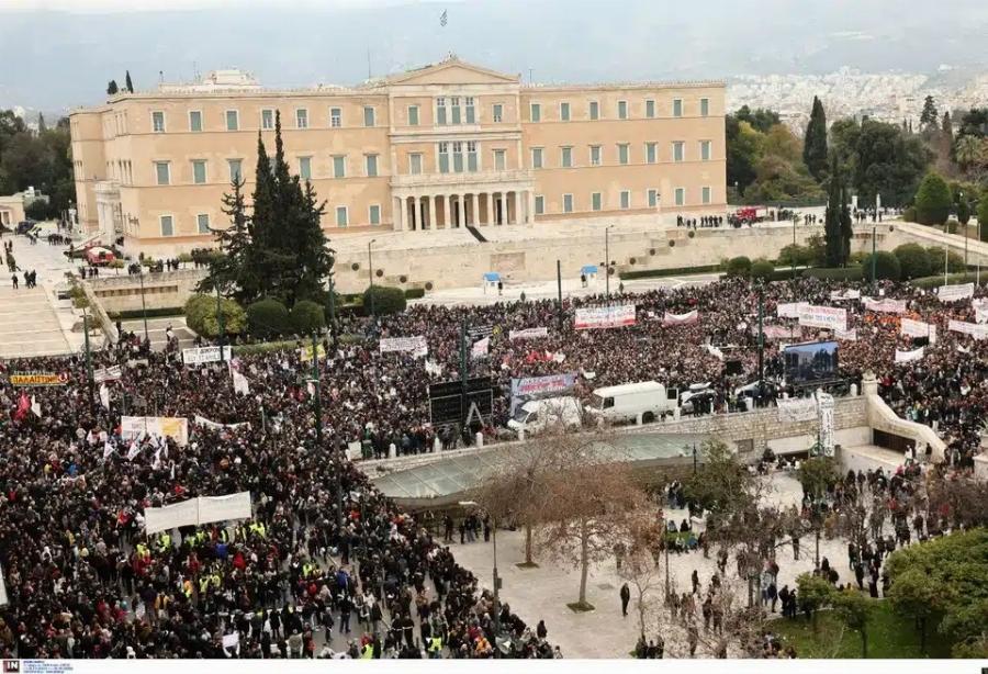 Τέμπη: Boύλιαξε το κέντρο της Αθήνας από κόσμο – Πάνω από 800.000 άνθρωποι
