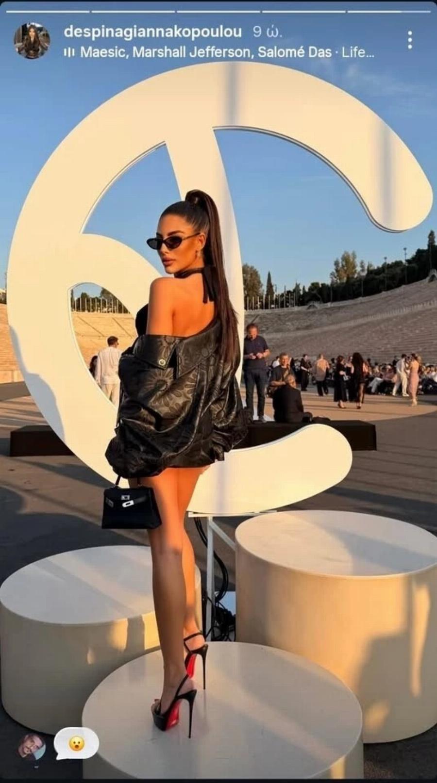 Αντί να κοιτάνε τα μοντέλα κοιτούσαν αυτή: Η Δέσποινα Γιαννακοπούλου εμφανίστηκε σε επίδειξη μόδας ντυμένη έτσι και με το πιο ψηλό πέδιλο της γης κι έγινε… θέαμα