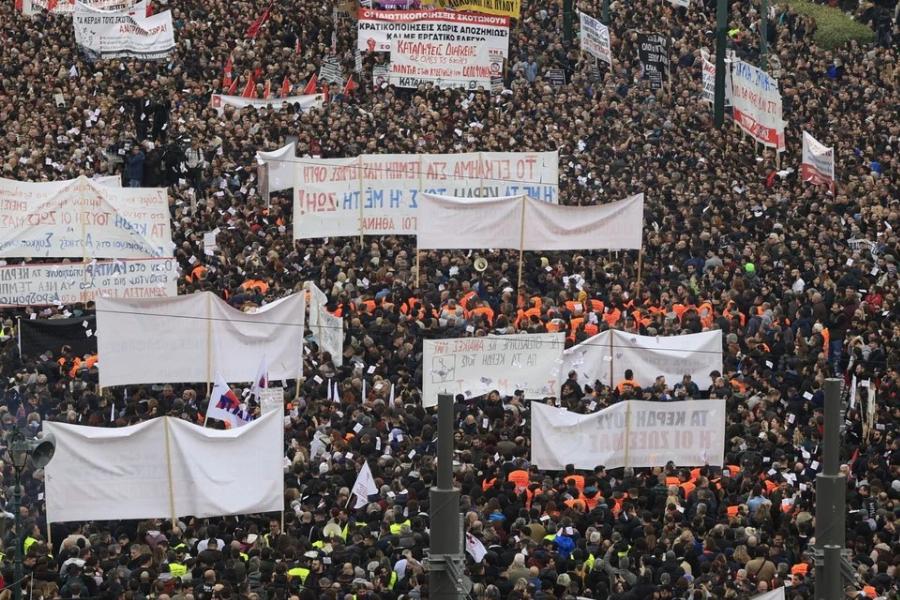 Τέμπη: Boύλιαξε το κέντρο της Αθήνας από κόσμο – Πάνω από 800.000 άνθρωποι