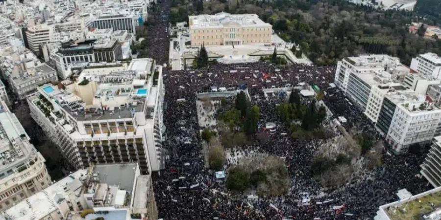 Τέμπη: Boύλιαξε το κέντρο της Αθήνας από κόσμο – Πάνω από 800.000 άνθρωποι