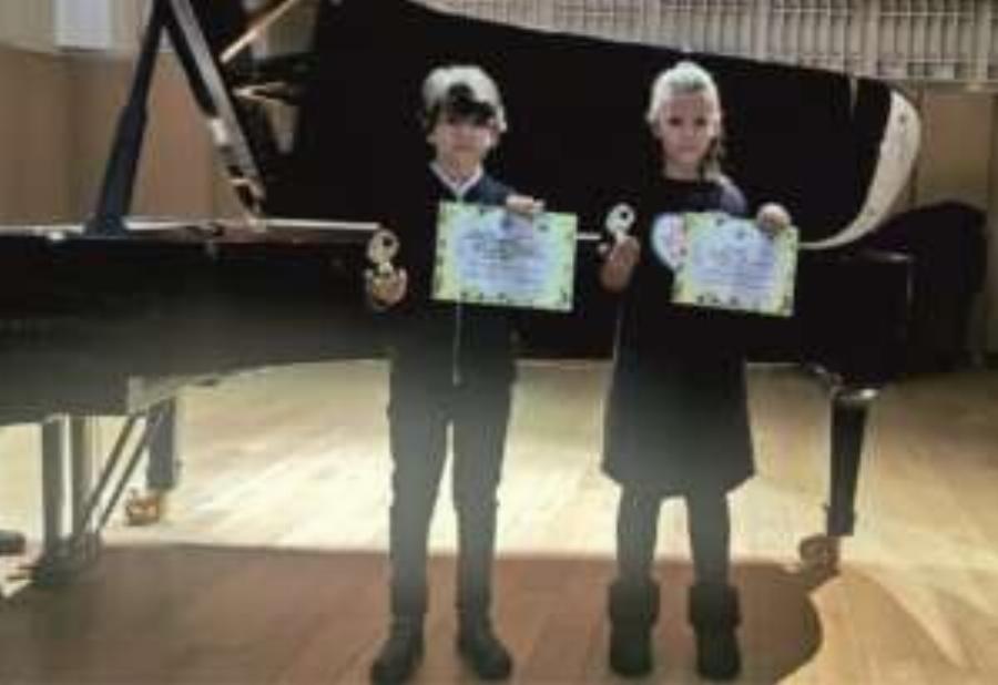 Μαθητής από την Κρήτη στην κορυφή του κόσμου: Ο μικρός Ορφέας πήρε το 1ο βραβείο στον 9ο Διεθνή Διαγωνισμό Πιάνου