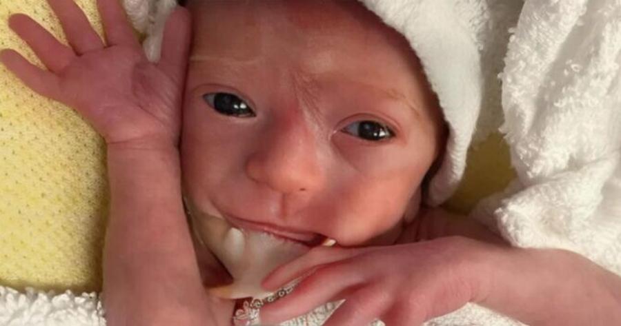 Όλοι στο δωμάτιο του νοσοκομείου πάγωσαν, κανείς δεν καταλάβαινε γιατί η σιωπή ήταν τόσο βαριά, μέχρι που τελικά συνειδητοποίησαν το αδιανόητο