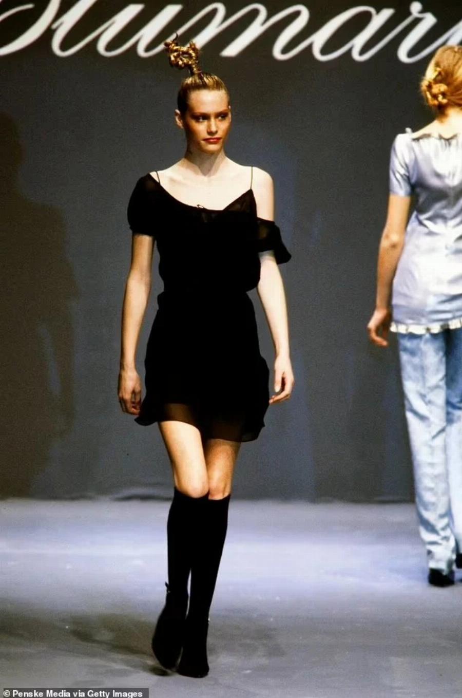 Ανείπωτη θλίψη: Σούπερ μόντελ του ’90 πέθανε στην Κω λίγο μετά τον γάμο της