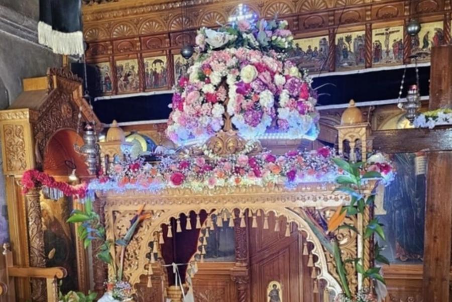 Xαμoς στα Χανία με με επιτάφιο – Έβαλαν LED λαμπάκια στον τρούλο του