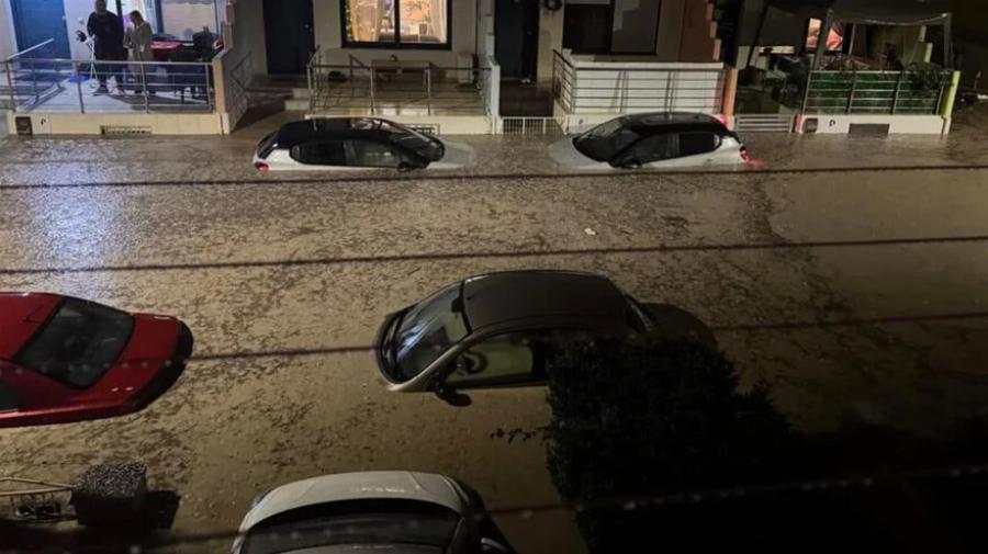 Κακοκαιρία Bora: Τεράστιες καταστροφές και απαγόρευση κυκλοφορίας για 24 ώρες