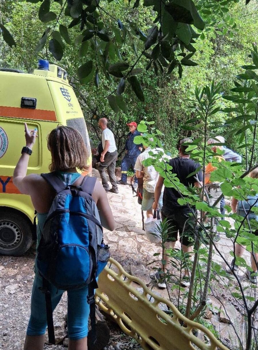 Νεκρός ο 4χρονος που έπεσε σε χαράδρα με τον πατέρα του στη Νέδα