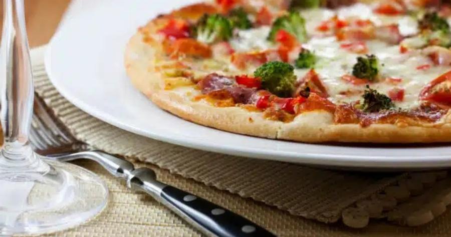 Ανακαλούνται κατεψυγμένες πίτσες – Κίνδυνος από μολυσμένο συστατικό