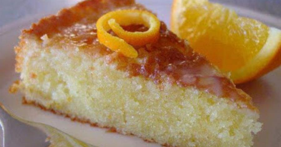 Αφράτη πορτοκαλόπιτα που γίνεται πάντα τέλεια